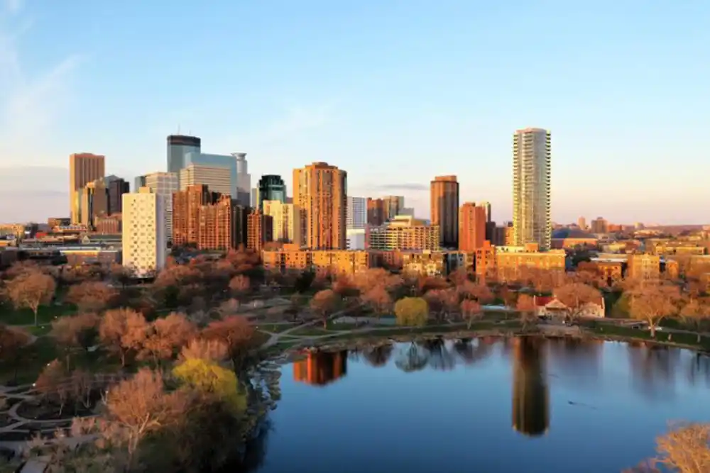 21 Air Minneapolis Office, Minnesota